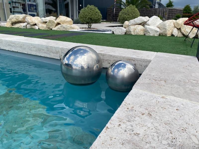 Acheter des sphères de décoration pour jardin et piscine - Vente